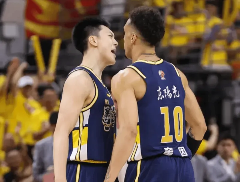 leyuapp-全靠你们！广东仅3人得分上双，奎因胡明轩杜润旺合砍74分